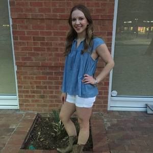 Meet your Posher, Chloe